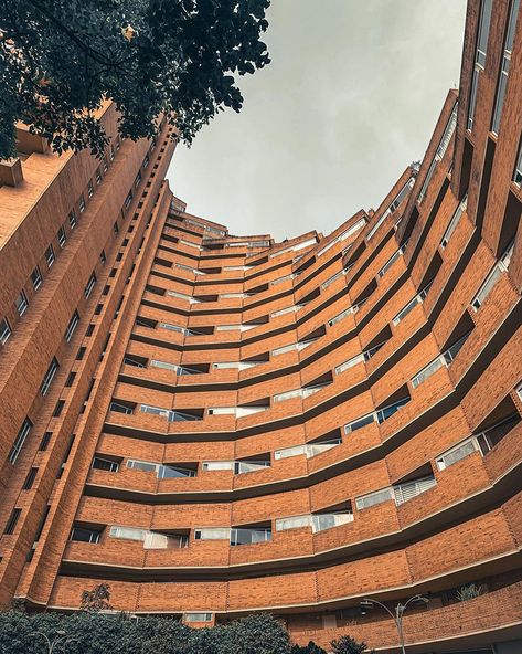 Torres del Parque Brings Innovation to the Modern Colombian Architecture Colombian Architecture, Nicolaus Copernicus, High Building, Residential Complex, Urban Architecture, Brick Building, Modern Urban, Ecology, The Modern