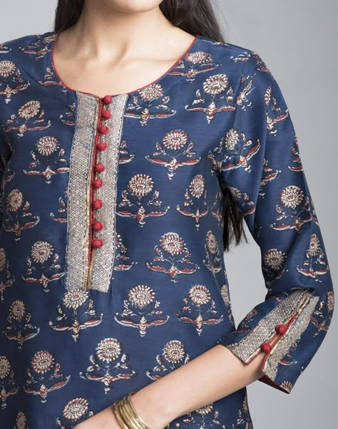 Áo Blu, Suit Neck, Salwar Neck Designs, Churidar Neck Designs, Kurti Sleeves Design, Kurta Patterns, Churidar Designs, Designer Kurti Patterns, Simple Kurti Designs