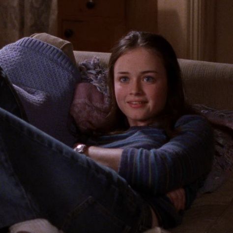 Downtown Girl Pfp, Girl Pfp Icon, Gilmore Girls Rory, Gilmore Girls Fan, Big Six, Alexis Bledel, Lorelai Gilmore, Girl Pfp, Online Quiz