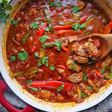 Italian Veal and Peppers Veal And Peppers Recipes, Veal And Peppers Italian, Italian Veal Recipes, Veal Paprikash, Roast Veal Recipe, Easy Veal Recipes, Veal Stew, Meat Entrees, Pepper Sandwich