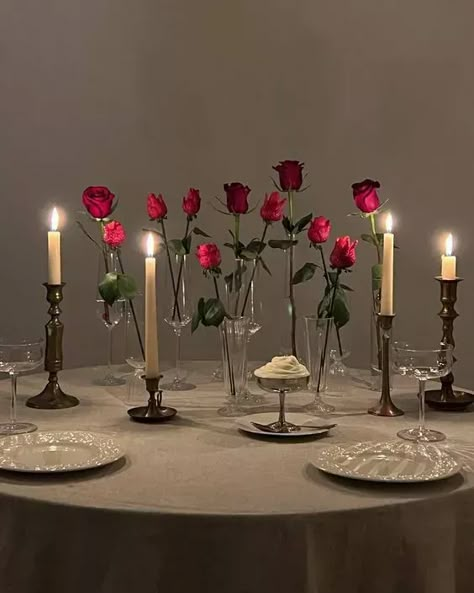 Dinner Party Inspo Valentine Dinner, Galentines Party, Romantic Dinner, Birthday Dinner, Date Ideas, Party Table, Table Setting, Table Decor, Diner