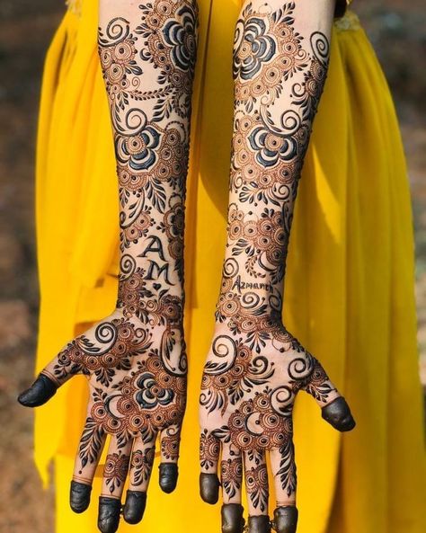 Henna Or Mehndi in Urdu Culture of centrl asia India Pakistan Turkish Africa Arab Countries Wedding Eid Speical #mehndi #henna #wedding #hennaart #hennaartist #mehndidesigns #hennatattoo #mehendi #mehndidesign #hennadesign #mehndiartist #hennadesigns #mehndiart #bride #bridalhenna #hennainspire #art #hennalove #indianwedding #bridalmehndi #bridal #mehandi #love #hennawedding #pakistaniwedding #hennainspo #mehndilove #whitehenna #mehndibride #hennainspiration #fashion #wedding #aesthetic #mehndi Pakistan Mehndi Designs, Bride Mehandi, Floral Mehendi, Engagement Mehendi, Aesthetic Mehndi, Arabic Bridal Mehndi Designs, Kashee's Mehndi Designs, Hand Mehendi, Short Mehndi Design