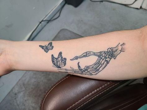 Corpse Bride Butterfly Tattoo, Corpse Bride Butterfly, Blue Bird Tattoo, Corpse Bride Tattoo, Bride Tattoo, Tim Burton Tattoo, Brides With Tattoos, Tattoo Inspiration Men, Stylist Tattoos