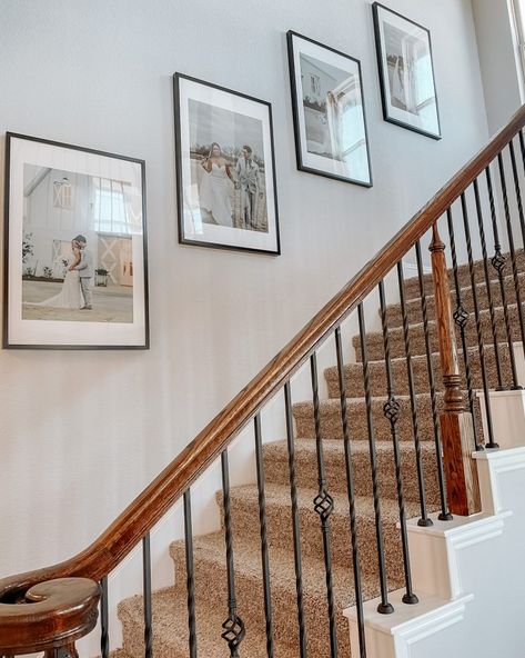 Photo Wall Up The Stairs, Picture Placement On Stair Wall, Large Photos On Staircase Wall, Frame On Stair Wall, Stairway Gallery Wall Simple, Picture Frames Going Up Stairs, Wall Art On Staircase, Photo Wall Near Stairs, Picture In Stairway