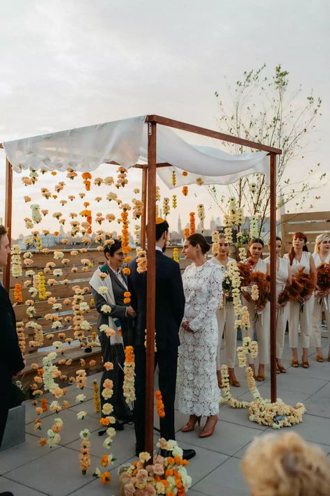 Wedding Chuppah, Jewish Wedding Ceremony, Stunning Wedding Venues, Rooftop Wedding, Floating Flowers, Real Weddings Photos, Hanging Flowers, Jewish Wedding, Wedding Mood