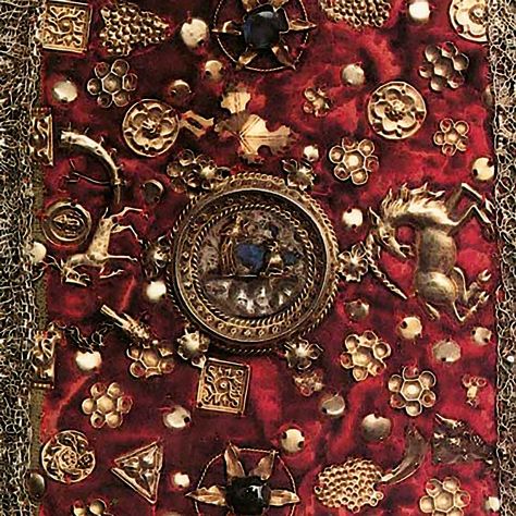 Because of its unusual softness and appearance as well as its high cost of production, velvet has often been associated with nobility. #embroidery #byzantine #byzantineinfluences #inspiration #byzantineinspiration #extremesophistication #pastreferences #themidult #gold #redvelvet #velvet #symbolicfigures #symbol #goldsymbols #treasure #boldnostalgia #exoticfeel #mysterious #bold Sarnen Switzerland, Byzantine Fashion, Extant Garments, Jewellery Diamonds, 3d Tv, Sca Garb, Historical Objects, Medieval World, Medieval Costume