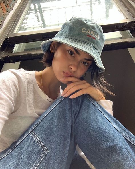 Bucket Hat Outfit, Fashion Nova Outfits, Foto Tips, Outfits With Hats, Cute Hats, Look Vintage, 가을 패션, Bucket Hats, Mode Vintage