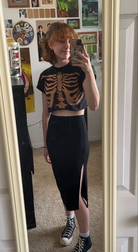 Skeleton Shirt Outfit, 2023 Clothes, Tie A Necktie, Skirt Aesthetic, Skeleton T Shirt, T Shirt Outfit, Nice Clothes, Skeleton Shirt, Indie Kids