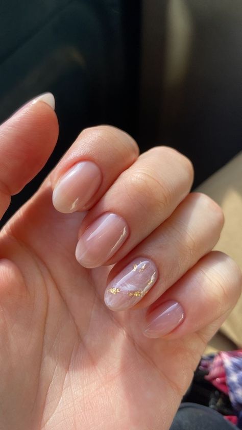 Clear Glitter Nails, Beauty Hacks Nails, Nails Yellow, Subtle Nails, Simple Gel Nails, Minimal Nails, Casual Nails, Soft Nails, Nails Only