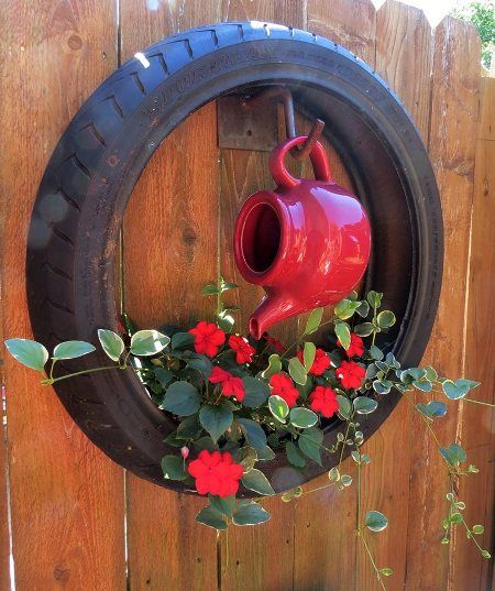 Tire Garden, Front Yard Decor, Tire Planters, Flea Market Gardening, Have Inspiration, Garden Yard Ideas, Garden Crafts, Lawn And Garden, Backyard Decor