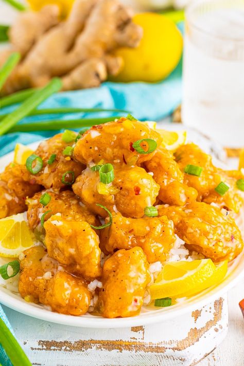 Chinese Lemon Chicken Recipe Healthy, Asian Lemon Chicken Recipe, Lemon Chicken Sauce Recipe, Sticky Lemon Pepper Chicken, Asian Lemon Chicken, Lemon Chicken Stir Fry, Lemon Chicken Marinade, Chinese Lemon Chicken, Chicken Lemon