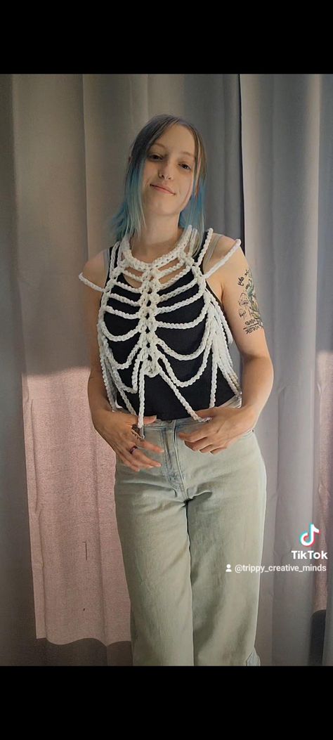 Skeleton Vest, Skeleton Crochet, Halloween Shooting, Crochet Skeleton, Skeleton Outfit, Pumpkin Emoji, Skeleton Clothes, Tank Tops Diy, Event Outfit