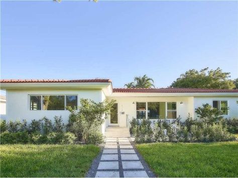 824 Ne 100th St, Miami Shores, FL 33138 Cement Tile Floor, Miami Modern, White Quartz Counter, Miami Houses, Custom Vanity, Terrazzo Flooring, Starter Home, 50s Fashion, Historic Homes