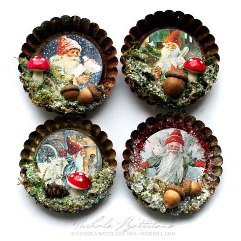 Tart Tins, Tin Decor, Jul Diy, Retro Christmas Decorations, Vintage Christmas Crafts, Tin Ornaments, Tart Molds, Jello Molds, Christmas Card Crafts