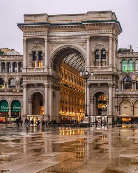 Duomo Cathedral, Shopping Arcade, Piazza Del Duomo, Galleria Vittorio Emanuele Ii, Extraordinary Fashion, History Architecture, Football Design, Milan Italy, Sorrento