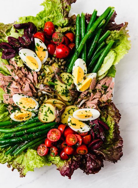 Julia Child's Salad Nicoise Nicoise Salad Dressing, Salad Nicoise, Nicoise Salad Recipe, Julia Child Recipes, Classic Salad, Simple Vinaigrette, Nicoise Salad, French Cooking, Julia Child