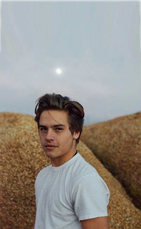 Dylan HD Dylan Sprouse Aesthetic, Dylan And Cole, Dylan Sprouse, Cole Sprouse, Good Looking Men, Best Couple, Suho, Riverdale, Haircuts For Men