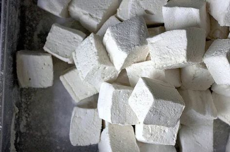 Homemade Marshmallow Recipe, Marshmallow Recipe, Recipes With Marshmallows, Christmas Candy Recipes, Homemade Marshmallows, Smitten Kitchen, Egg Whites, Sweets Treats, Tortilla Chips