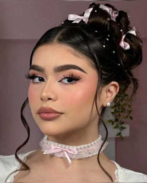 Coquette Prom Makeup, Soft Quince Makeup, Soft Hairstyles Aesthetic, Pink Quince Makeup Looks Full Face, Bow Makeup Look, K 12 Makeup, Cute Makeup Looks Pink, Couqutte Make Up, Maquillaje Soft Girl