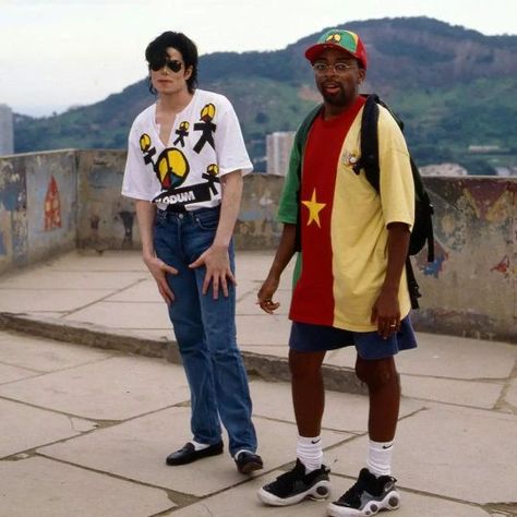 Brazil Film, 90s Music Videos, They Don't Care, Pop Culture Fashion, Photos Of Michael Jackson, Michael Jackson Thriller, Barbie Cartoon, Spike Lee, Batman Funny