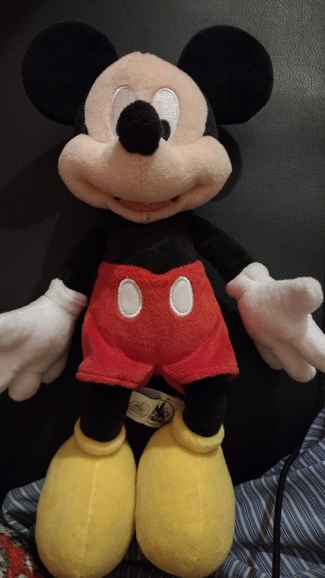 Mickey Mouse Teddy Bear, Iphone Lockscreen Wallpaper, Iphone Lockscreen, Lockscreen Wallpaper, Mickey Minnie Mouse, Mickey Minnie, Minnie Mouse, Teddy Bear, Figurines