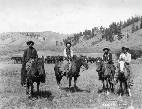 Old West Photos, Cowboy Life, Cattle Drive, Real Cowboys, Black Cowboys, Mountain Men, Cowboy Baby, American Frontier, Wilde Westen