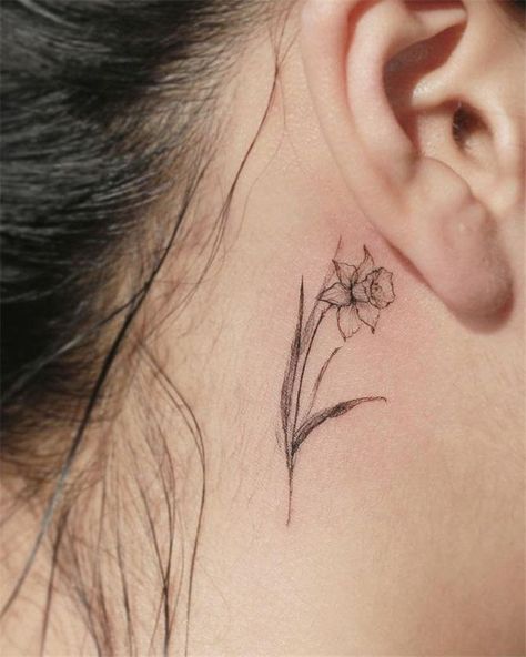 Narcissus Tattoo, Daffodil Flower Tattoos, Narcissus Flower Tattoos, Behind The Ear Tattoo, Daffodil Tattoo, Birth Flower Tattoos, Elegant Tattoos, Mom Tattoos, Simplistic Tattoos