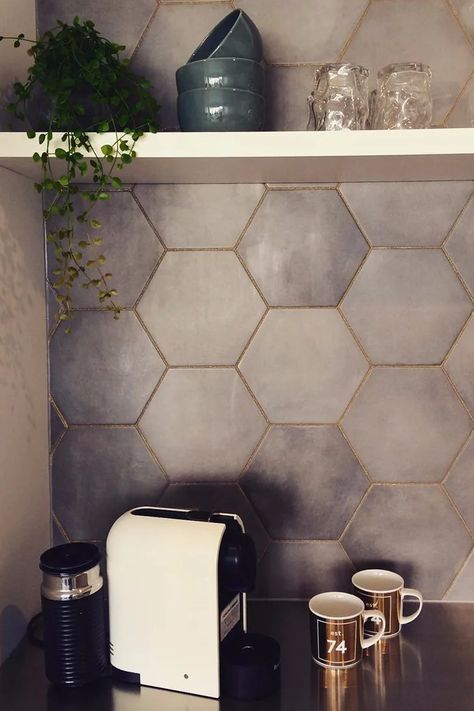 Glitter Grout Decor Trend Sparkly Grout, Glitter Grout, Quartz Tiles, Hexagon Tile, First Apartment Decorating, Brown Cabinets, Gorgeous Tile, Wood Parquet, Tile Grout