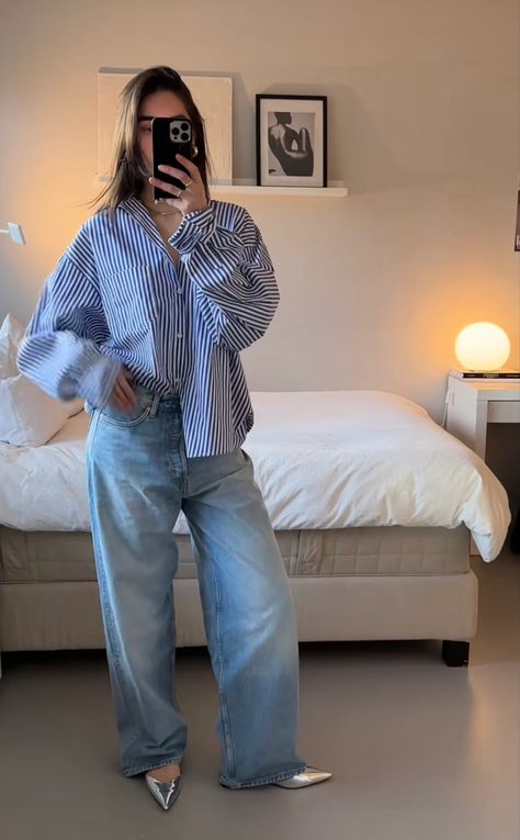 French Tuck Outfit, Outfit With Blouse And Jeans, Oversized Button Up Shirt Outfit Jeans, Public Relations Outfit, Lines Shirt Outfit, Summer Outfits With Long Sleeves, Spring Happy Hour Outfit, Men Shirt Outfit Women, Dermatologist Outfit