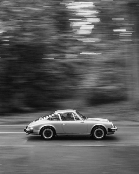 Minimal Photography, Vintage Porsche, Old Money Style, City Photography, Car And Driver, Car Photography, Car Lover, Car Photos, Blue Aesthetic