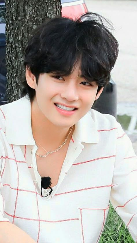 V Cute, Bts V, Books Wattpad, Romance, Wattpad, Bts, Books, Hair, White