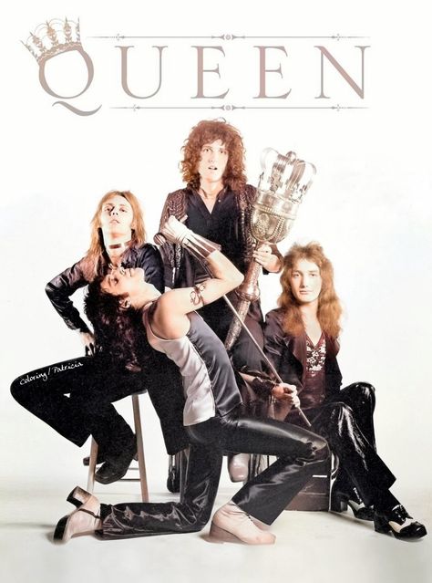 Queen Rock Band, Roger Taylor Queen, Queens Wallpaper, Queen Poster, Queen Aesthetic, Queen Photos, Roger Taylor, Queen Pictures, Queen Freddie Mercury