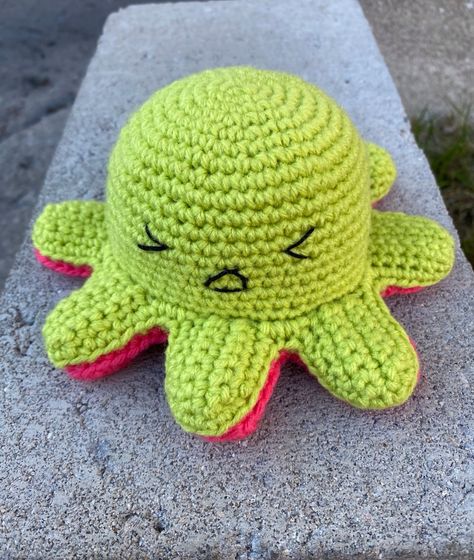 Crochet Reversible Octopus Free Pattern, Mood Octopus Crochet Pattern, Reversible Octopus Crochet Pattern, Free Crochet Animals, Octopus Crochet Pattern Free, Free Patterns Crochet, Reversible Octopus, Diy Plush, Octopus Crochet