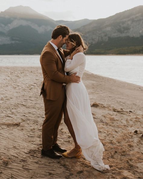 Kananaskis Elopement Photographer, Havilah Heger - Barrier Lake Photos Alberta Elopement, Elopement Styled Shoot, Adventurous Elopement, Elopement Shoot, Breathtaking Photography, Elopement Styling, National Park Elopement, Nature Photoshoot, Lake Photos