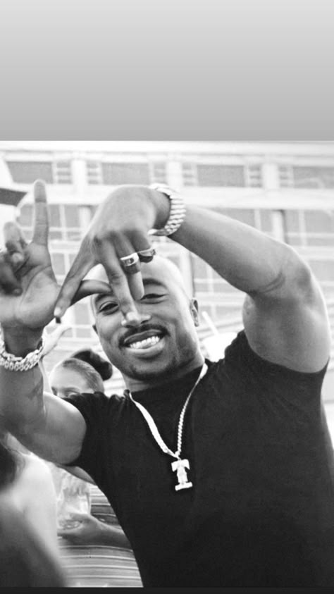 Tupac Photos, 90s Rappers Aesthetic, Tupac Makaveli, Tupac Wallpaper, Rappers Aesthetic, Tupac Quotes, 90s Rappers, Tupac Pictures, 2 Pac