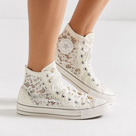 Basket Shoes, How To Lace Converse, Baskets Converse, Classic Wardrobe Essentials, Wedding Sneakers, Unique Sneakers, Converse Sneakers, Womens Wedges, Casual Shoes Women