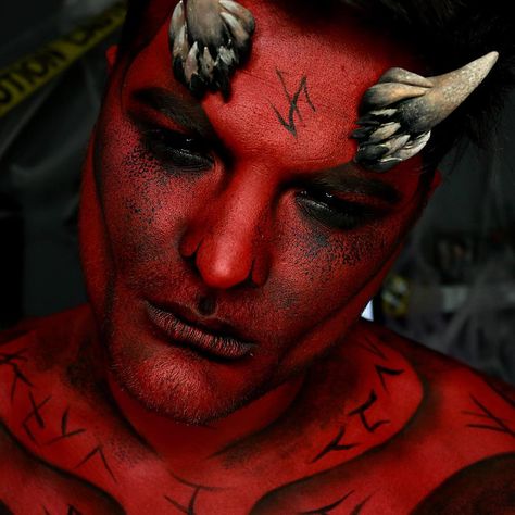 @alexfaction Demon 2.0! Demonic Makeup, Demon Halloween Makeup, Devil Makeup Halloween, Demon Makeup, Male Demon, Devil Makeup, Halloween Make-up Looks, Monster Makeup, Youtube Halloween