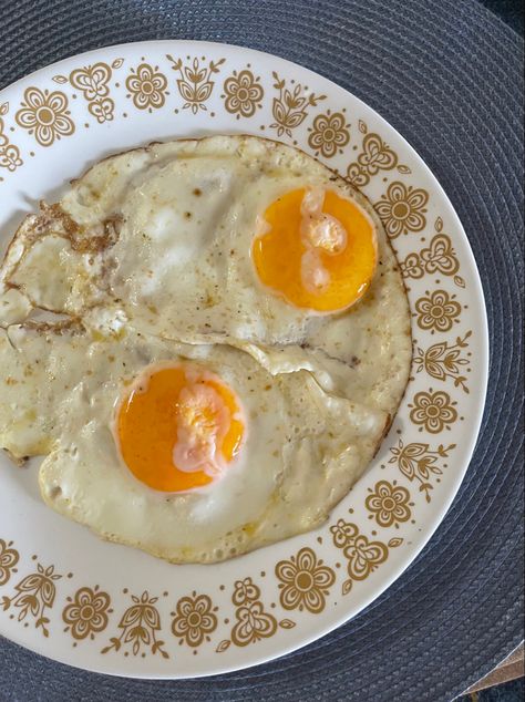 Eggs sunny side up Fried Egg Aesthetic, Egg Aesthetic, Breakfast Board, Fried Egg, Food Styling, Photo Dump, Egg, Quick Saves