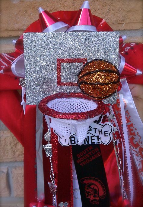 Homecoming basketball mum made by Belen Sigala Baby Shower Mum, Homecoming Spirit Week, Homecoming Corsage, Sadie Hawkins, School Cheerleading, Homecoming Spirit, Moms Night, Football Homecoming, Mums The Word