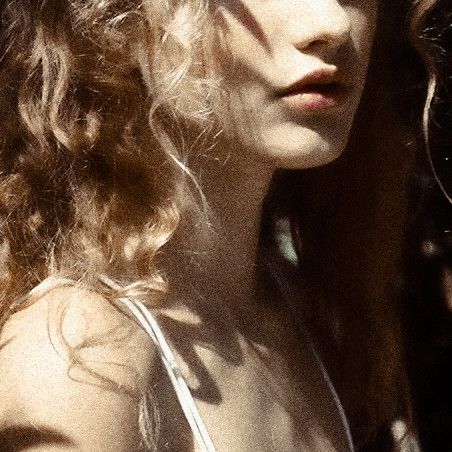 Roleplay Aesthetic, Curly Hair Aesthetic, Hair Aesthetic, Curly Hair, Blonde Hair, The Sun, A Woman, Blonde, Sun