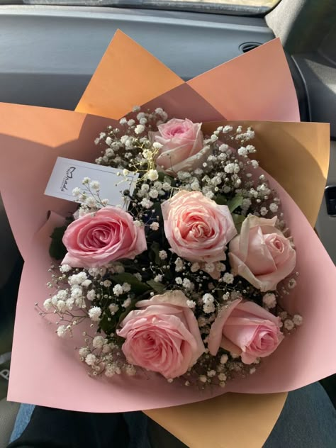 Pink Simple Bouquet, Simple Roses Bouquet, 5 Flower Bouquet, Cute Flowers Bouquet, Pastel Pink Bouquet, Ramos Aesthetic, Rosas Aesthetic, Bday Flowers, Cottagecore Flowers