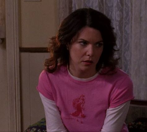 Lorelai Gilmore Style, Gilmore Girls Dean, Gilmore Girls Characters, Babette Ate Oatmeal, Gilmore Girls Fashion, Lorelei Gilmore, Gilmore Girls Outfits, Team Logan, Lauren Graham