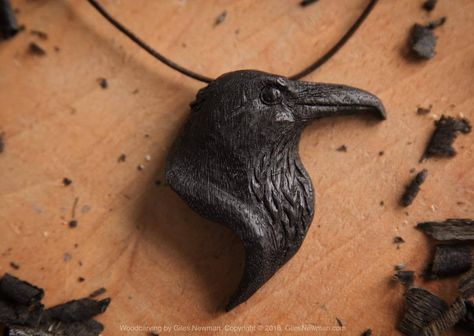 Carving Animals, Wood Jewelry Diy, Wood Art Diy, Dremel Carving, Wood Jewelery, Raven Pendant, Wood Art Projects, Dremel Wood Carving, Polymer Clay Bracelet