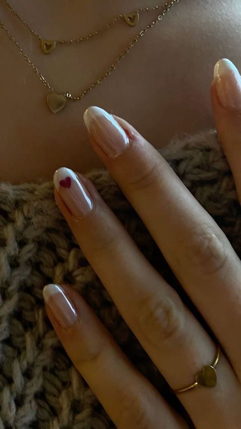 Aesthetic Thanksgiving Nails, Chrome Red Nails French Tip, Short Gel Nails Inspo Fall, Subtle Fall Nails Almond, Autumn Gel X Nails, Trendy Minimalist Nails Fall, Chrome French Tip With Design, Nail Designs Autumn 2024, Clean Girl Nails Fall