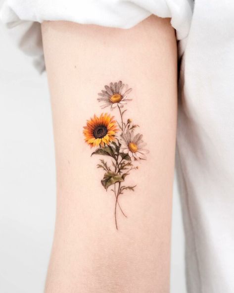 Best Arm Sunflower Tattoo Ideas Daisy Tattoo Drawing, Arm Sunflower Tattoo, Sunflower Tattoo Arm, Minimalistic Sunflower Tattoo, Sunflower Arm Tattoo, Daisy Tattoo Ideas, Small Sunflower Tattoo, Watercolor Sunflower Tattoo, Line Tattoo Arm