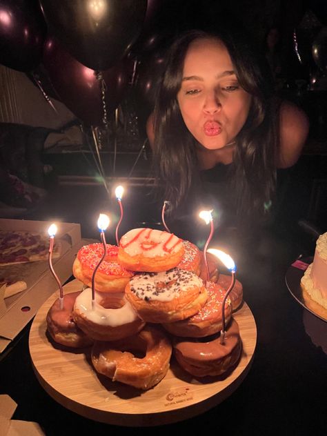 Donut Candle Birthday, Birthday Party Aesthetic Tumblr, Best Friend Suprise Birthday, Birthday Donuts With Candles, Donuts Birthday Aesthetic, Surprise Birthday Aesthetic, 20 Something Birthday Ideas, Best Friend Cake Design, Donuts With Candles