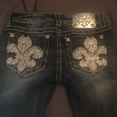 Almost Brand New Miss Me Jeans. Black Miss Me Jeans, Missme Jeans Outfits, Soft Affliction, Early 2000s Clothes, Jeans With Designs, Country Jeans, Miss Mes, Bedazzled Jeans, Dome Structure