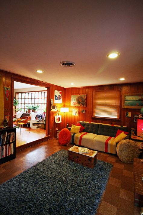 1960s Living Room, Retro Basement, Groovy Room, 70s Living Room, 70s Interior Design, Retro Apartment, 70s Interior, Retro Interior Design, Apartment Tour