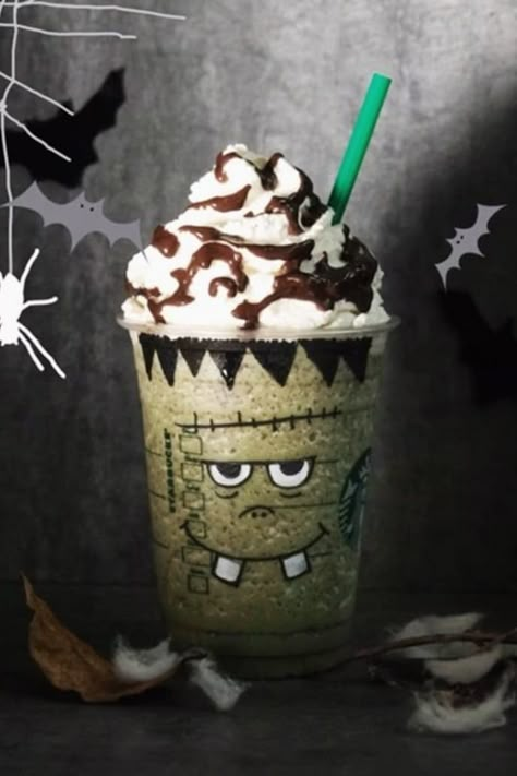 How to Order the Starbucks Frankenstein Frappuccino Halloween Frappe Ideas, Frankenstein Drink, Halloween Frappe, Halloween Coffee Drinks, Halloween Cafe, Kopi Starbucks, Starbucks Halloween Drinks, Frankenstein Face, Monster Drink