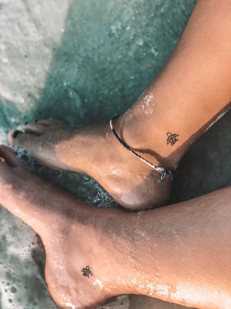 Matching Bff Tattoos, Matching Friend Tattoos, Tattoo Placements, Turtle Tattoo Designs, Matching Best Friend Tattoos, Bestie Tattoo, Inspiration Tattoos, Bff Tattoos, Friendship Tattoos